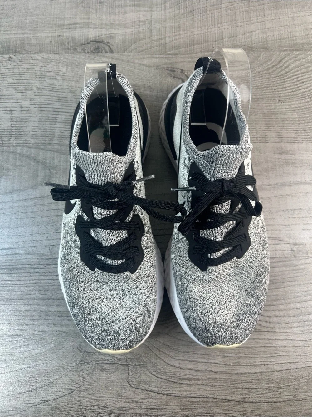 Nike Epic React Flyknit 2 Men’s Size 7.5 Grey and Black Flyknit Running Shoes
